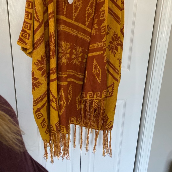 Sweater - Picture 1 of 3